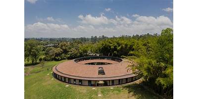 MONTESSORI SCHOOL