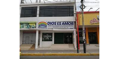 DIOS ES AMOR