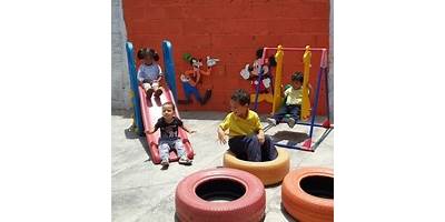 LOS ANGELITOS JUGUETONES