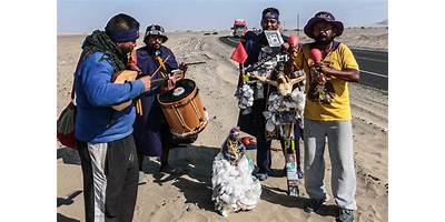 LOS CAMINANTES DE LA ARENA