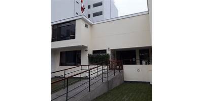 LA CASA AMARILLA SURCO